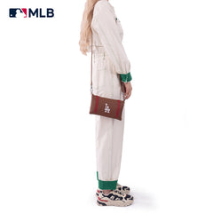 MLB-LA106 MLB Los Angeles Dodgers Team Bi-Fold Clutch/Crossbody