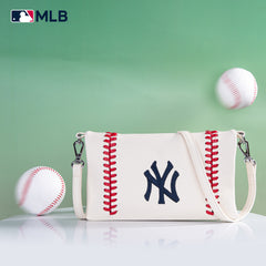 MLB-NY106 MLB New York Yankees Team Bi-Fold Clutch/Crossbody