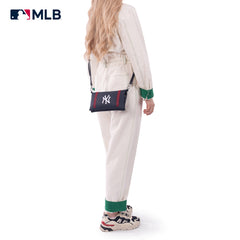 MLB-NY106 MLB New York Yankees Team Bi-Fold Clutch/Crossbody