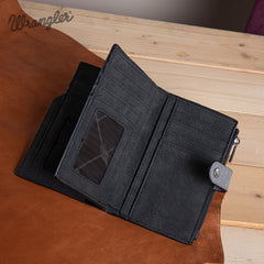 WG162-W033  Wrangler "W" Stitch  Card Holder Bi-Fold Wallet